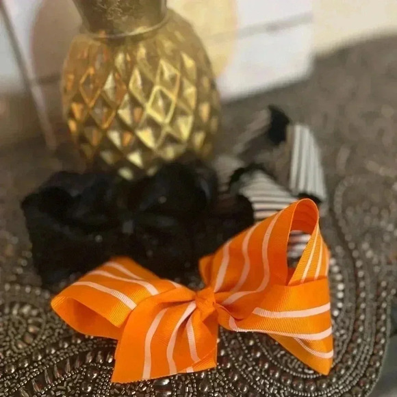 GIRLS LARGE HAIR BOW LOT OF 3 GET READY FOR FALL! 🍁👻🎃 - Picture 5 of 13